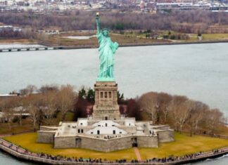 Lady Liberty’s Portfolio: How 144 Immigrants Built a $2.2 Trillion American Story American Dream