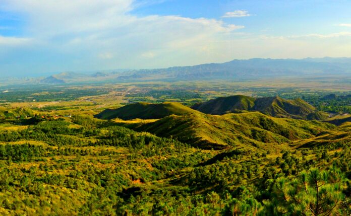 Panoramic_View_of_Beautiful_View_of_Village_Makay_Parachinar.jpg