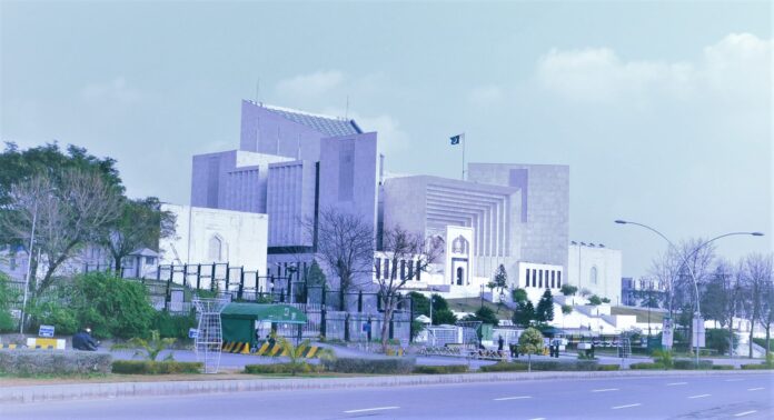 Supreme_Court-Pakistan.jpg Supreme Court justices resign, Pakistan