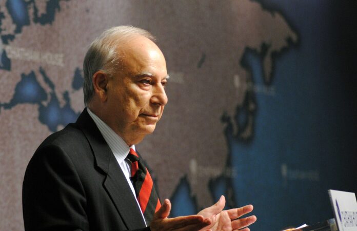 Akbar_Ahmed_at_Chatham_House_2013.jpg