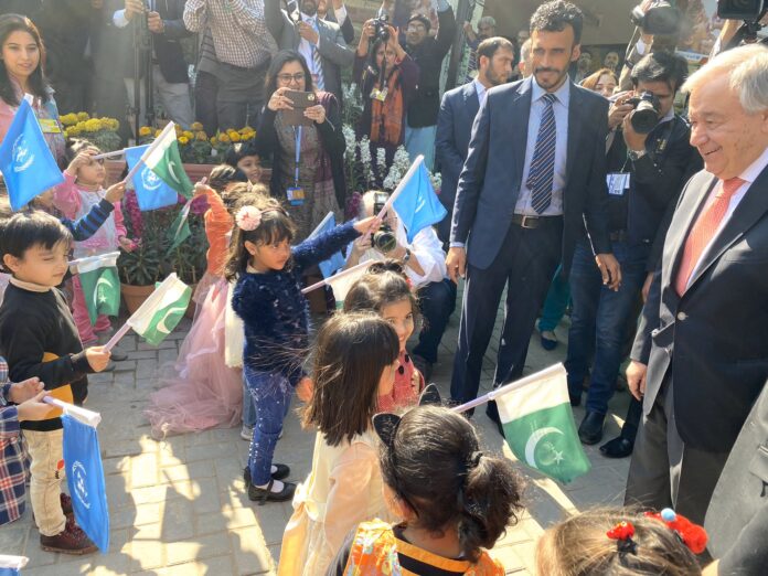 UN-Secy-Gen-meeting-schoolchildren-in-Pakistan.jpg