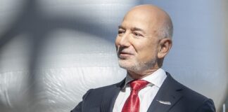 Bezos Advocates Scrapping Income Tax for Bottom Half of Americans