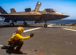 Trump Says Iran Conflict Could End Soon as Diplomacy, Military Buildup Continue