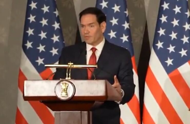 US Sees Progress in Iran Talks to Reopen Strait of Hormuz
