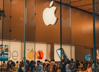 Apple Navigates Regulatory Hurdles to Launch China-Tailored AI Strategy