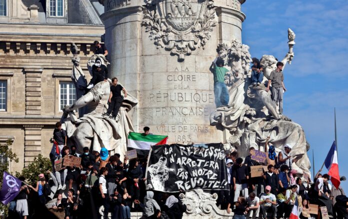 Manifestation_lycéenne_du_6_octobre_2026_à_Paris_25